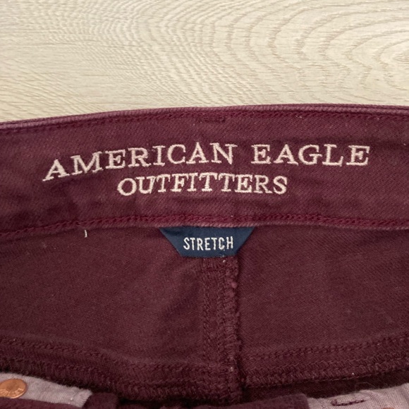 ❌SOLD American Eagle Stretch Maroon Distressed Denim Shorts - Picture 3 of 5